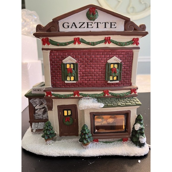 St Nicholas Square Village Gazette News Illuminates House Christmas Village IOB - Picture 2 of 16